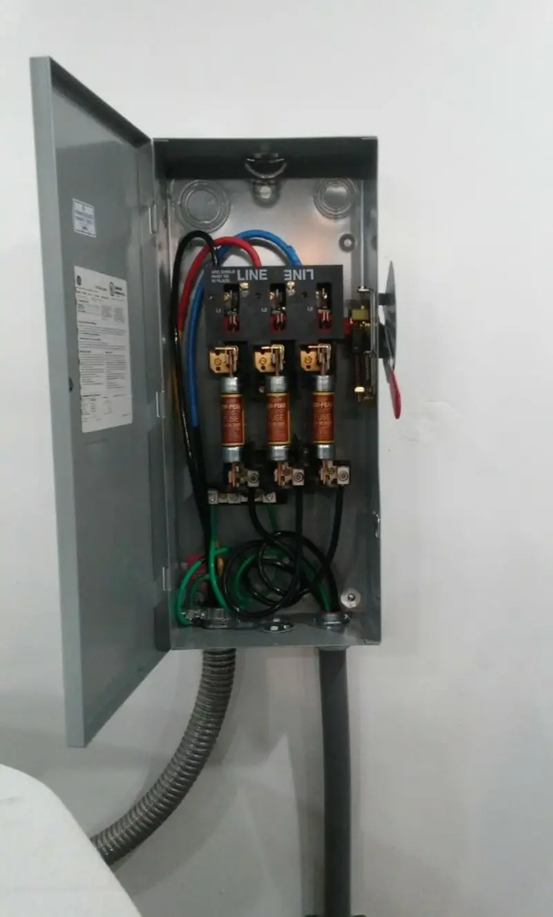 Three-phase disconnect switch installed for Smoke Detector Installation in Burlingame